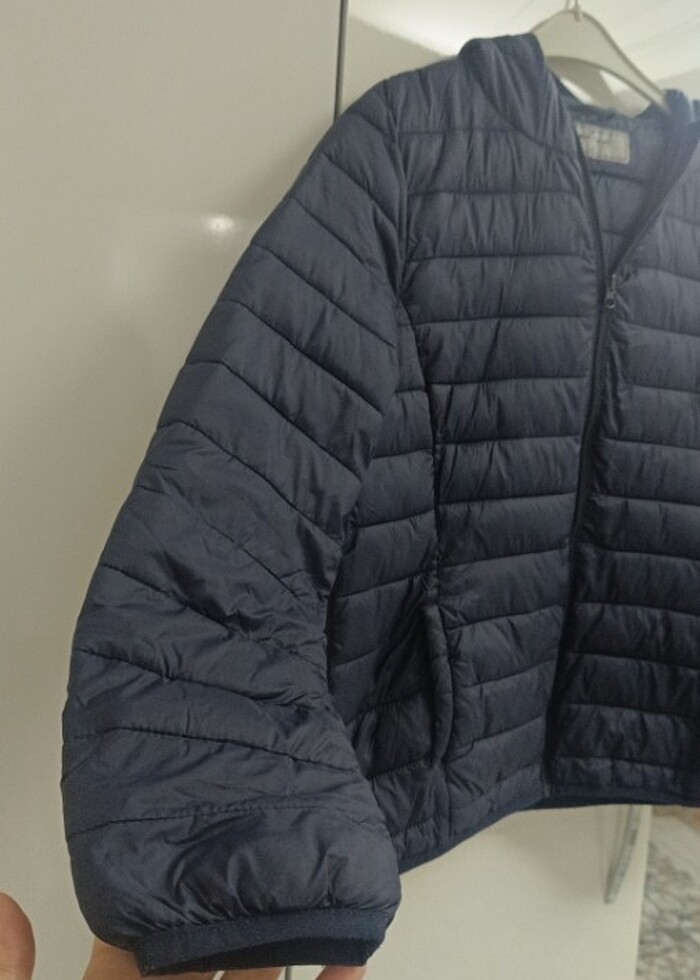 Kapşonlu şişme mont - Görsel 2