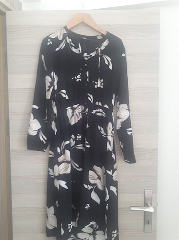 Only çiçek desenli bel ve kolları büzgülü yazlık elbise - Görsel 2