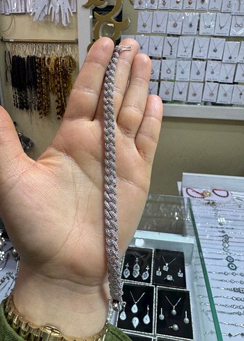 Gri Zincir Detaylı Yılan Desenli Bileklik