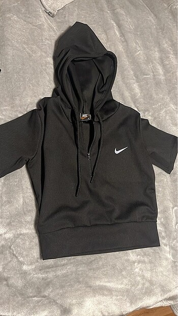 Nike crop