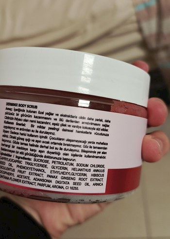 derminix çilekli Nemlendirici Vücut Peelingi - Görsel 3