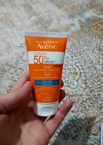 Avène SPF 50 Ultra Hafif Güneş Koruyucu Sıvı