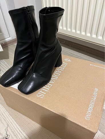 35 Beden stradivarius kadın bot