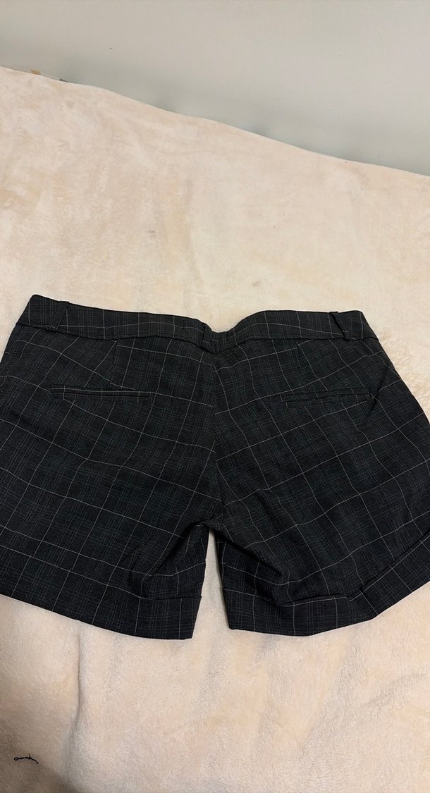 Düğmeli Kareli Gri Mini Kot Şort - Görsel 4