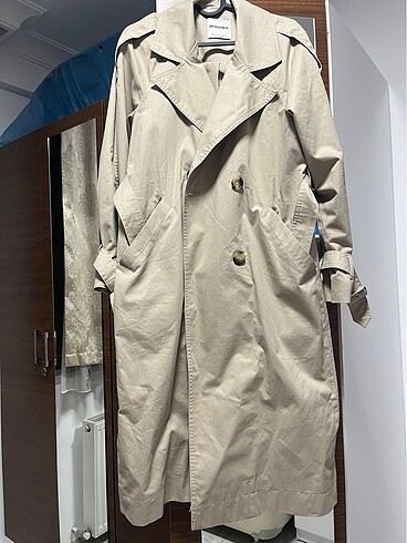 Bershka Trençkot uzun