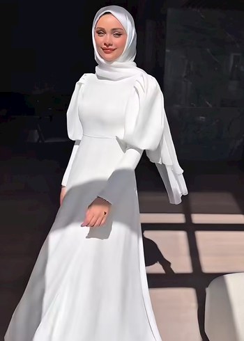 Diğer Beyaz Uzun Kollu Yüksek Yakalı Kadın Elbise