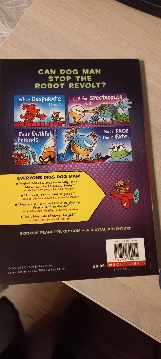 Dog Man: The Scarlet Shedder Çocuk Kitabı - Görsel 2