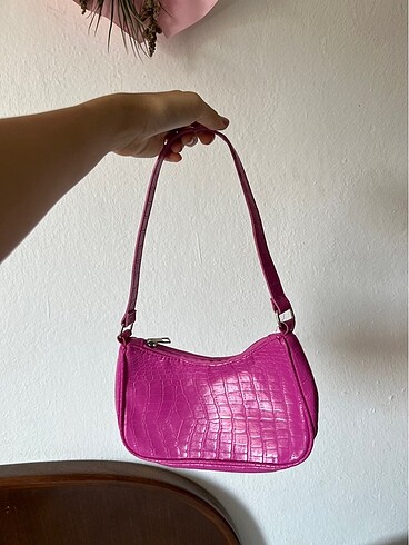 pembe çanta