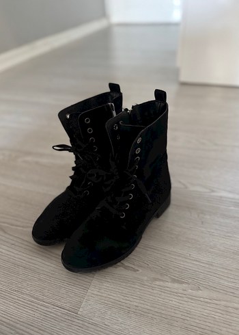 Siyah Süet Kadın Bot - Görsel 3