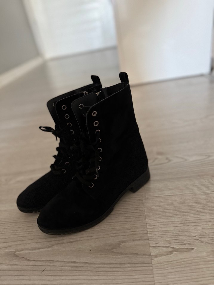 Siyah Süet Kadın Bot - Görsel 4