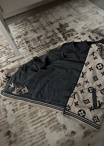 Kapüşonlu, çift taraflı erkek çocuk ceket - Görsel 3