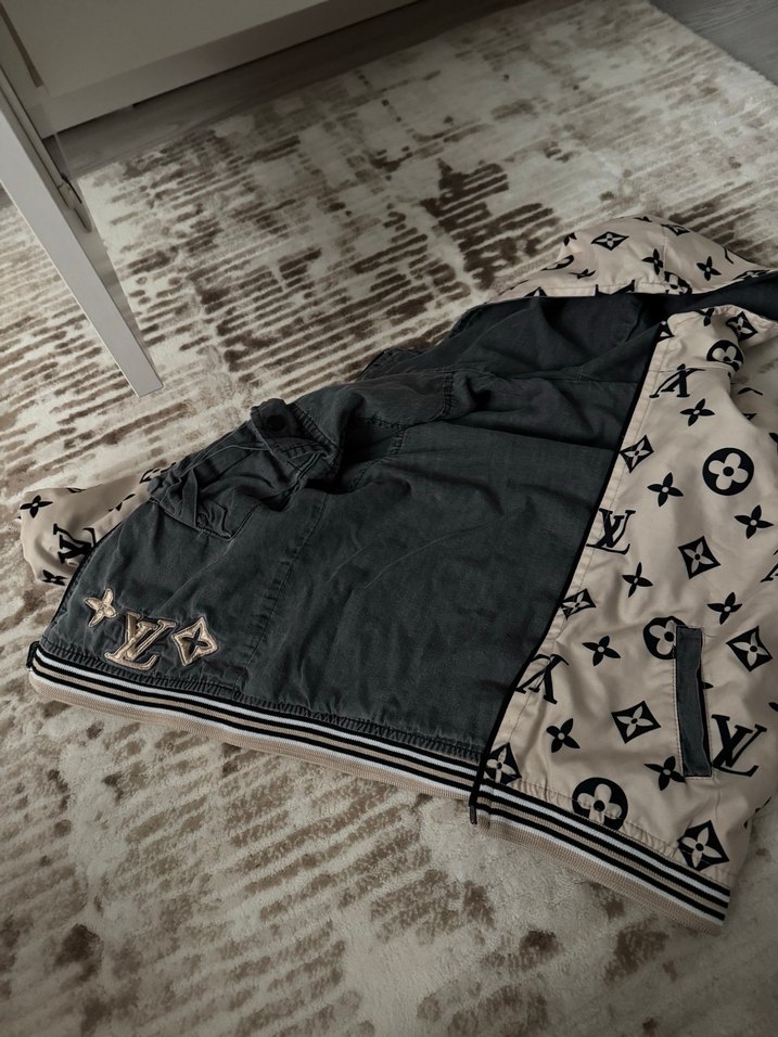 Kapüşonlu, çift taraflı erkek çocuk ceket - Görsel 3