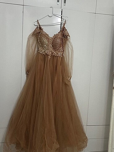 Üstü pullu nişanlılık abiye elbise - Görsel 4