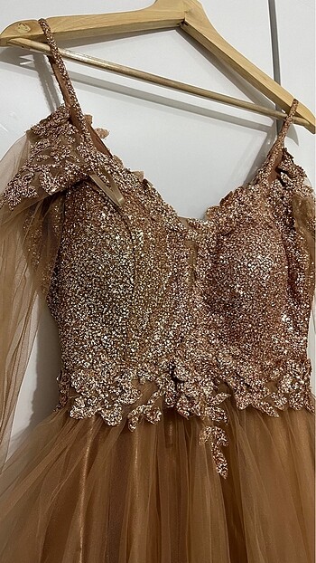 Üstü pullu nişanlılık abiye elbise - Görsel 8