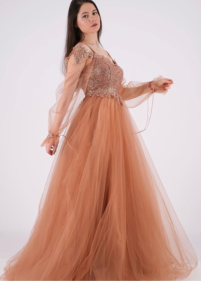 Üstü pullu nişanlılık abiye elbise - Görsel 3