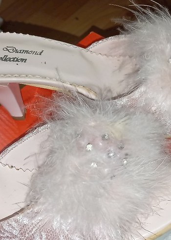 Pembe Tüylü Dolgu Topuklu Kadın Terlik - Görsel 5