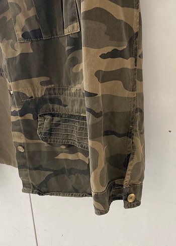 Düğmeli Kamuflaj Desenli Kadın Ceket - Görsel 2