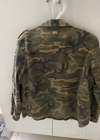 Düğmeli Kamuflaj Desenli Kadın Ceket - Görsel 4