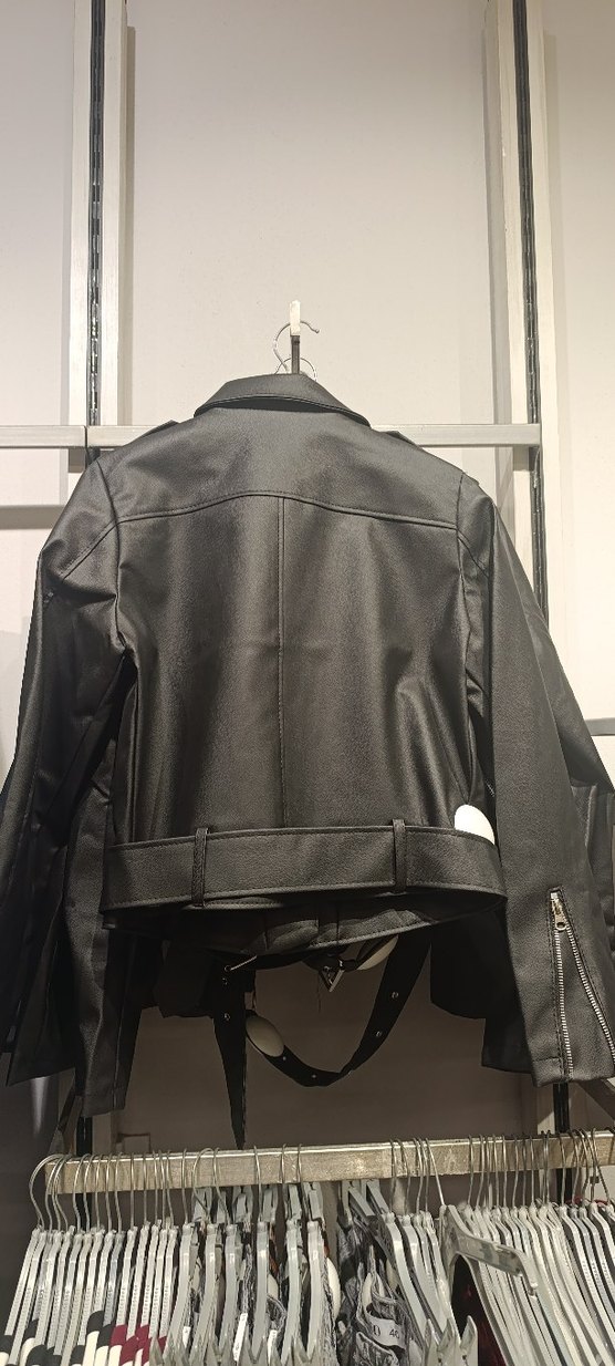 Kemerli Siyah Kısa Deri Biker Ceket - Görsel 5