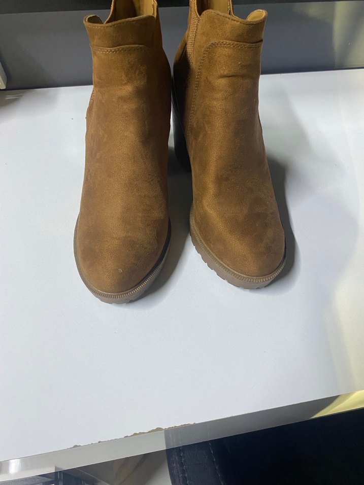 Kadın Kahverengi Süet Tokalı Kalın Topuk Bot - Görsel 3