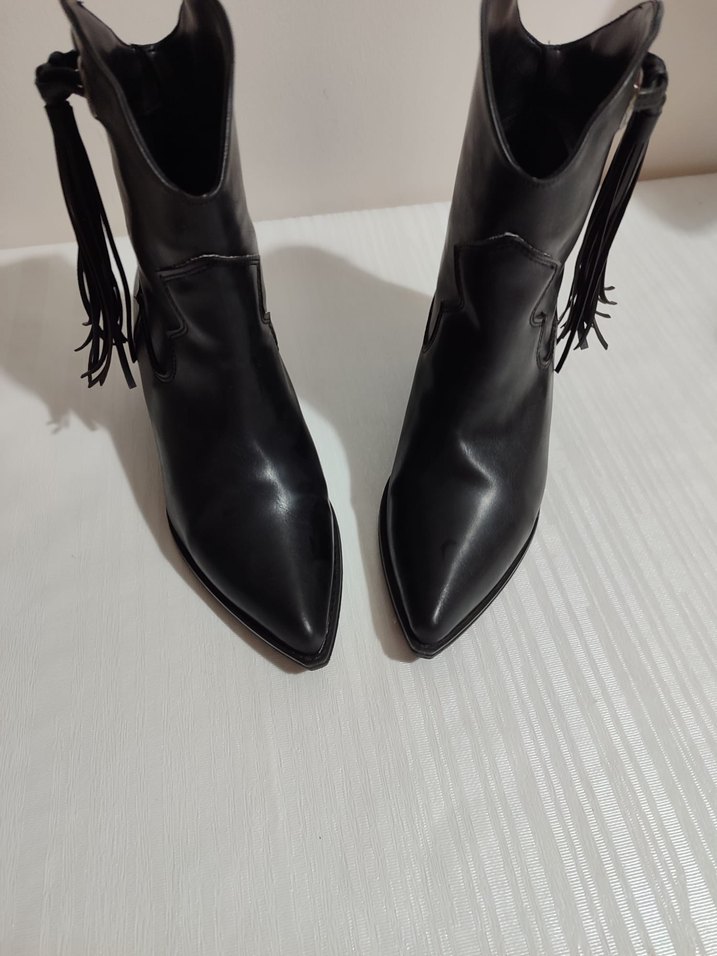 Püsküllü Siyah Deri Stiletto Kadın Bot - Görsel 2