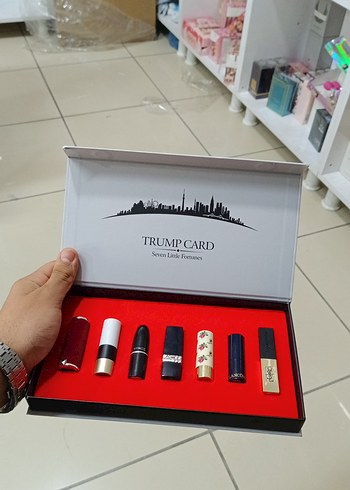 Diğer Trump Card Altın Renkli 7li Ruj Seti