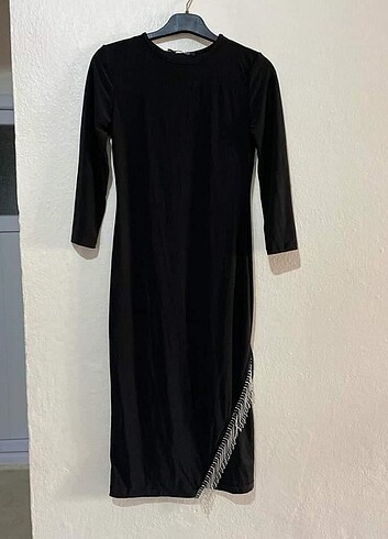 Diğer Yan yirtmajlı tasli elbise