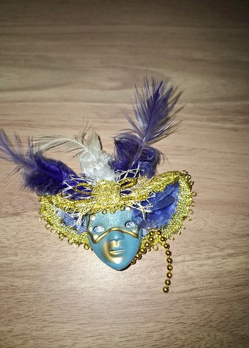 Mavi ve Altın Kadın Maskesi Tüy Detaylı Magnet - Görsel 2