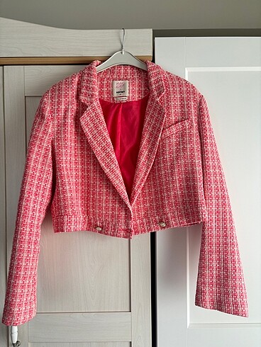 Pembe tuvit crop blazer koton