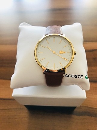 Lacoste saat