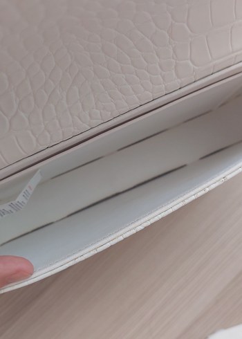 Beden beyaz Renk Beyaz Deri Zincir Detaylı Yılan Desenli Çanta
