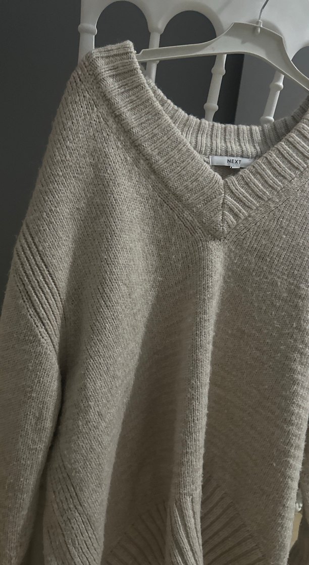 Bej V Yaka Örgü Kadın Kazak - Görsel 2