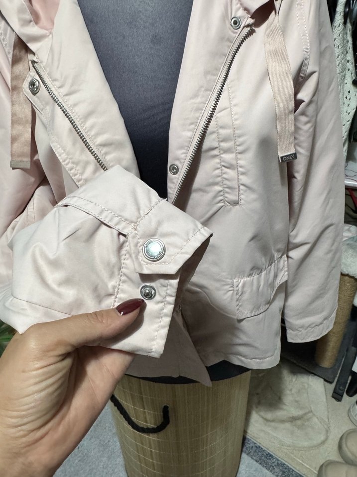 Pembe Yağmurluk - Görsel 3