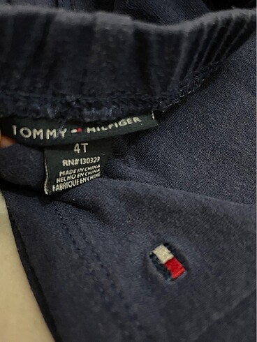 4 Yaş Beden lacivert Renk Lacivert Tommy tayt açık pembe kenzo üst 2?li takım 4 yaş