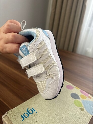 23 Beden beyaz Renk adidas bebek ayakkabı