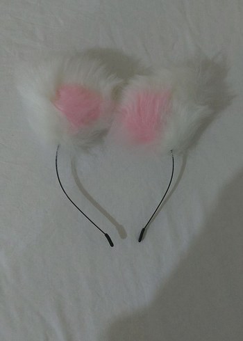 Beyaz Peluş Kulaklı Kedi Tacı