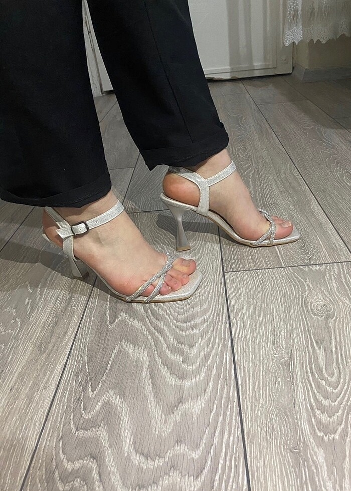 Kadın çift bantlı taşlı topuklu ayakkabı - Görsel 5