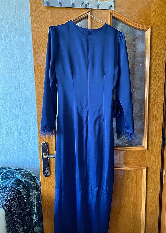 Tesettür saten kalem elbise - Görsel 4