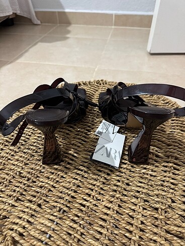 Zara vinil bantlı sandalet - Görsel 7