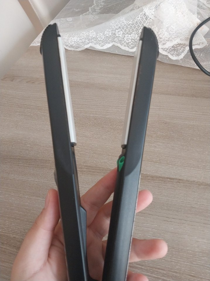 Dijital Ekranlı Beyaz Gri Saç Düzleştirici - Görsel 3