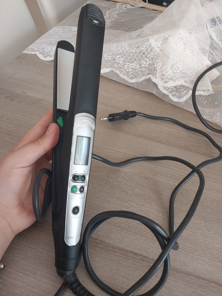 Dijital Ekranlı Beyaz Gri Saç Düzleştirici - Görsel 4