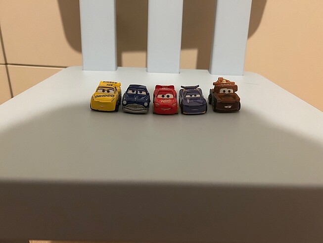 Şimşek McQueen arabaları