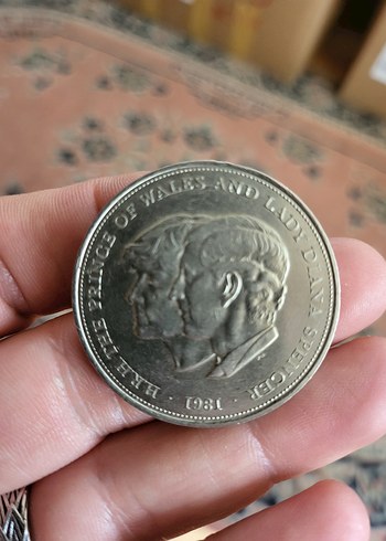 Kraliçe II.Elizabeth Charles ve Diana Düğün Hatıra Madeni Parası - Görsel 2