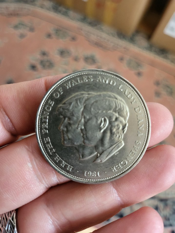 Kraliçe II.Elizabeth Charles ve Diana Düğün Hatıra Madeni Parası - Görsel 2