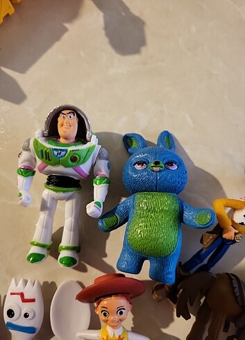 7 Adet figür, Buzz Lightyear, Woody ve Jesse Eylem Figürleri