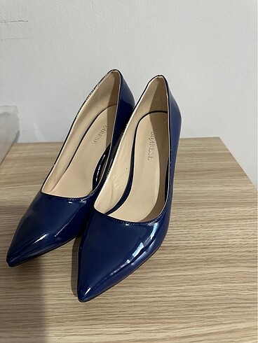 Divarese topuklu stiletto