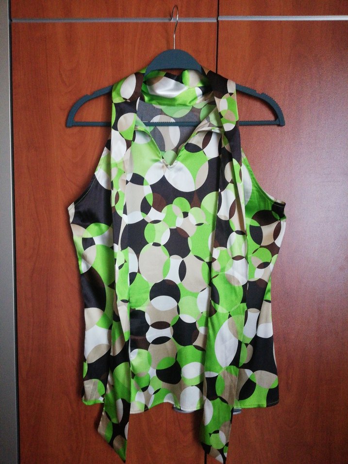 Haki Desenli kolsuz bluz - Görsel 2