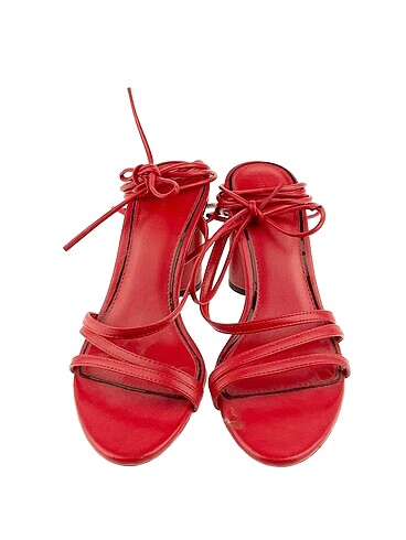 39 Beden Bershka Sandalet %70 İndirimli.