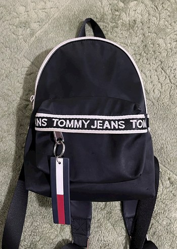  Beden Tommy Hilfiger Kadın Siyah Sırt Çantası