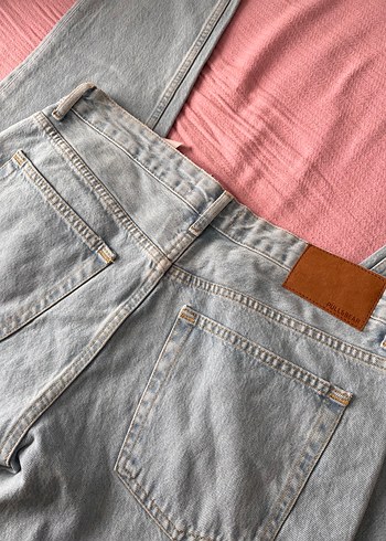 Pull and Bear Düğmeli Açık Mavi Bağlamalı Desenli Bol Kesim Denim Pantolon